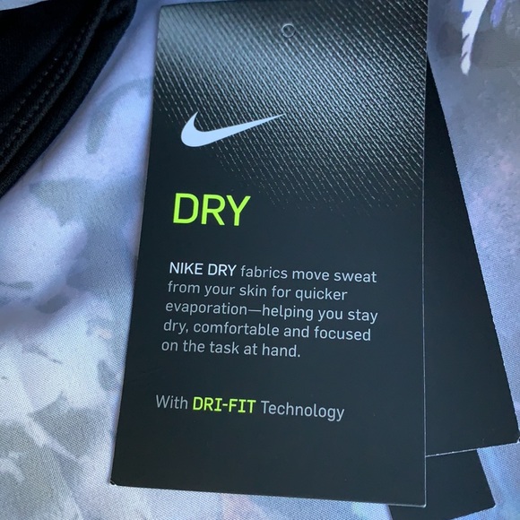 NIKE WOMENS RUNNING SHORTS - Picture 5 of 15